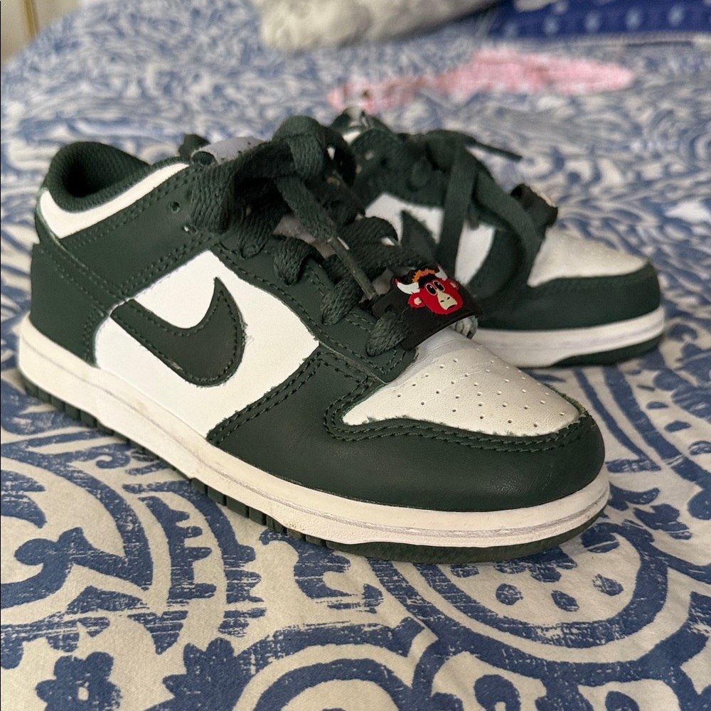 Nike Kids Sneakers in Forest Green and White